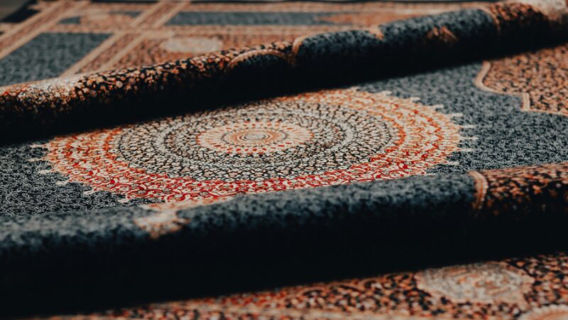 トライバルラグで「語れるインテリア」を暮らしに